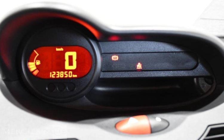 RENAULT TWINGO DCI AUTHENTIQUE BLANC AD-560-XB