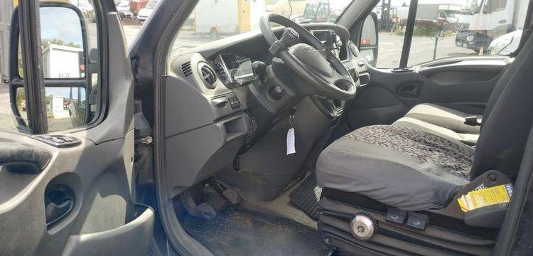 IVECO DAILY 4 FOURGON PHASE 2 35S13V13 2.3TD MOYEN SURELEVE 126 CV – DIESEL NOIR AP-942-DG