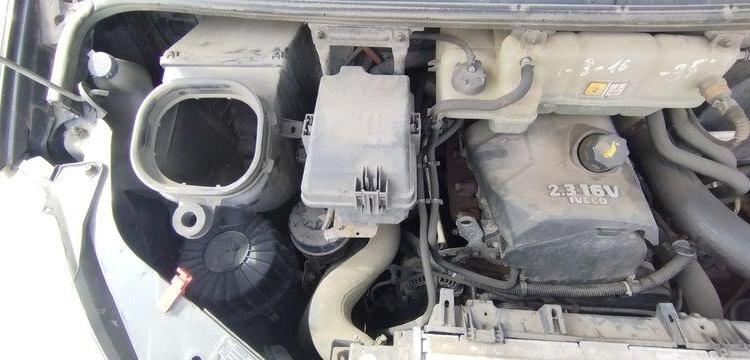 IVECO DAILY 4 FOURGON PHASE 2 35S13V13 2.3TD MOYEN SURELEVE 126 CV – DIESEL NOIR AP-942-DG