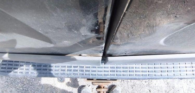 IVECO DAILY 4 FOURGON PHASE 2 35S13V13 2.3TD MOYEN SURELEVE 126 CV – DIESEL NOIR AP-942-DG