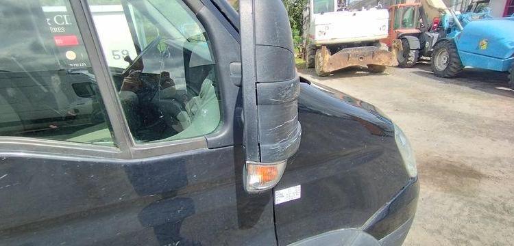 IVECO DAILY 4 FOURGON PHASE 2 35S13V13 2.3TD MOYEN SURELEVE 126 CV – DIESEL NOIR AP-942-DG