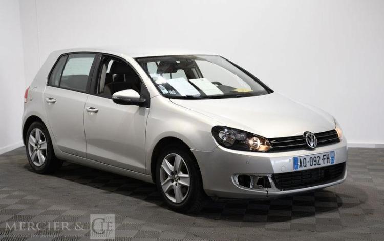 VOLKSWAGEN GOLF 1,6 TDI 105 BLUEMOTION CONFORT LINE GRIS AQ-092-FH