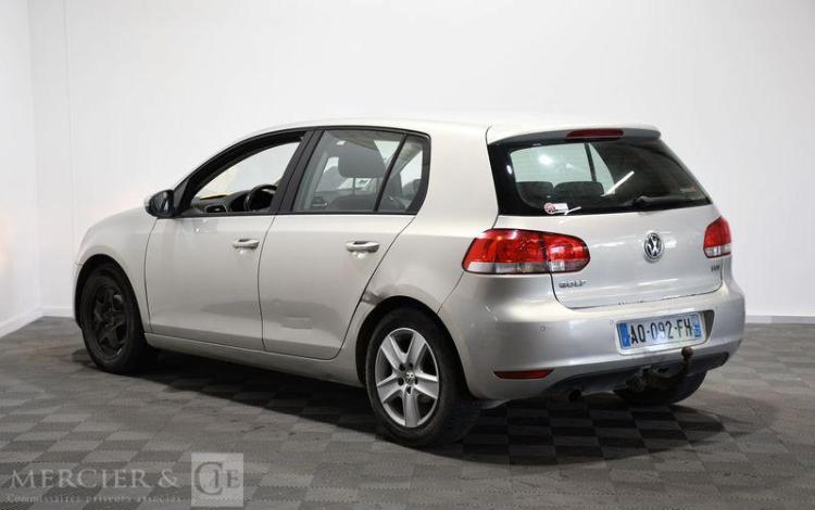 VOLKSWAGEN GOLF 1,6 TDI 105 BLUEMOTION CONFORT LINE GRIS AQ-092-FH