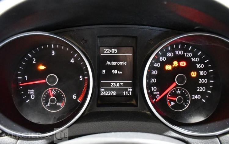VOLKSWAGEN GOLF 1,6 TDI 105 BLUEMOTION CONFORT LINE GRIS AQ-092-FH