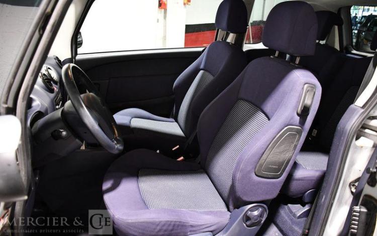 PEUGEOT 1007 1,4 HDI 70 SPORTY GRIS AY-070-ET