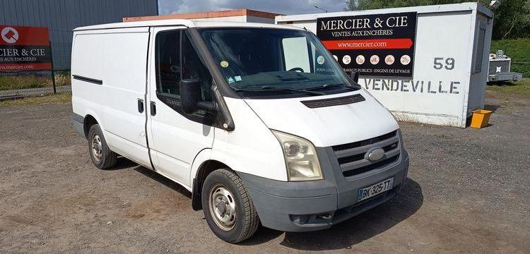 FORD TRANSIT 2006 TRACTION 2,2TDCI 16V FOURGON 110CV – DIESEL – 304836 KMS – ANNEE 20 BLANC BK-325-TT