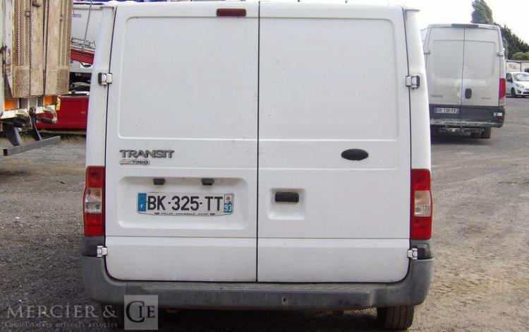 FORD TRANSIT 2006 TRACTION 2,2TDCI 16V FOURGON 110CV – DIESEL – 304836 KMS – ANNEE 20 BLANC BK-325-TT