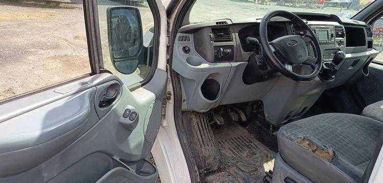 FORD TRANSIT 2006 TRACTION 2,2TDCI 16V FOURGON 110CV – DIESEL – 304836 KMS – ANNEE 20 BLANC BK-325-TT