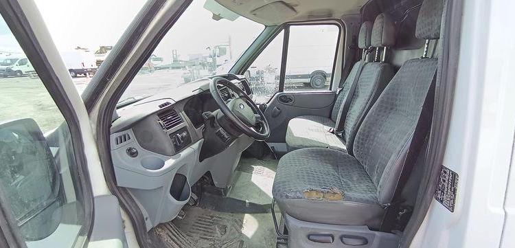 FORD TRANSIT 2006 TRACTION 2,2TDCI 16V FOURGON 110CV – DIESEL – 304836 KMS – ANNEE 20 BLANC BK-325-TT