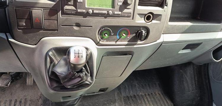 FORD TRANSIT 2006 TRACTION 2,2TDCI 16V FOURGON 110CV – DIESEL – 304836 KMS – ANNEE 20 BLANC BK-325-TT