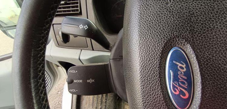 FORD TRANSIT 2006 TRACTION 2,2TDCI 16V FOURGON 110CV – DIESEL – 304836 KMS – ANNEE 20 BLANC BK-325-TT