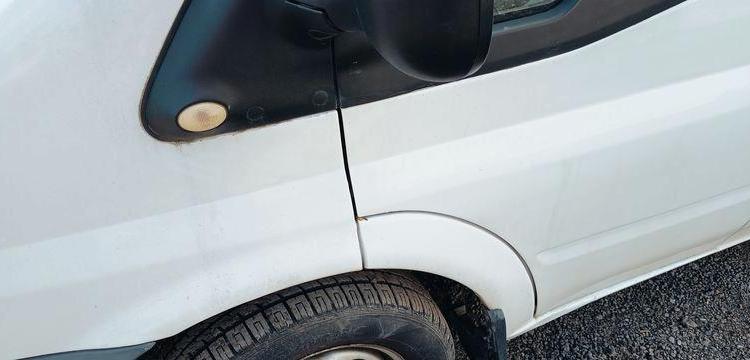 FORD TRANSIT 2006 TRACTION 2,2TDCI 16V FOURGON 110CV – DIESEL – 304836 KMS – ANNEE 20 BLANC BK-325-TT