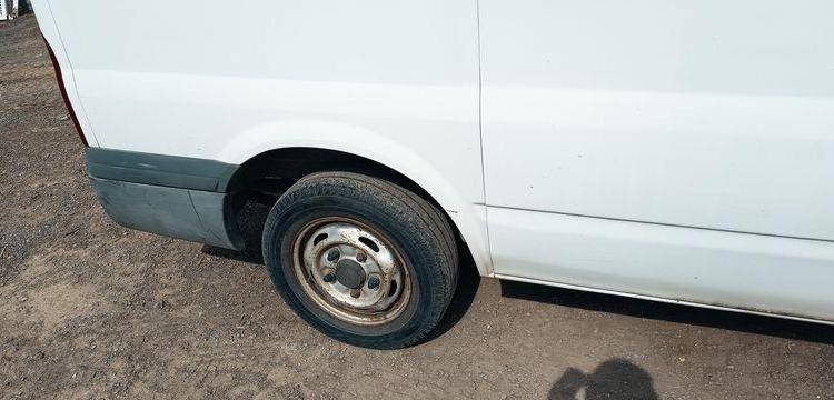 FORD TRANSIT 2006 TRACTION 2,2TDCI 16V FOURGON 110CV – DIESEL – 304836 KMS – ANNEE 20 BLANC BK-325-TT