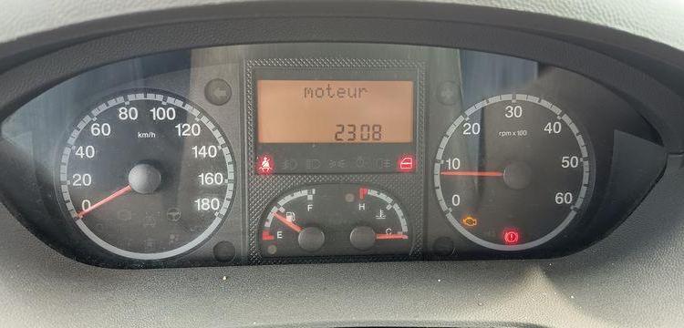 PEUGEOT BOXER3 PHASE 1/2 FOURGON 330 L1H2 2,2 HDI 16V FOURGON COURT SURELEVE 100CV BLANC BK-724-MY