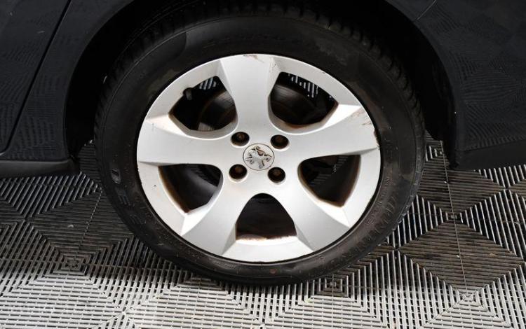 PEUGEOT 3008 1,6 HDI110 CONFORT PACK BVA GRIS BR-687-LS