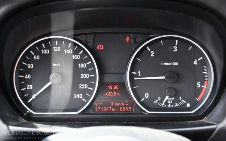 BMW SERIE 1 118D 143CH BUSINESS 3P NOIR BV-999-DA