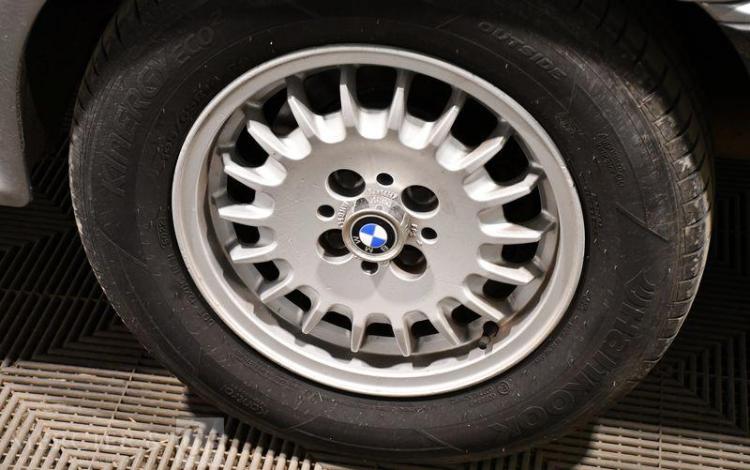 BMW 325 IX TOURING GRIS CD-071-TN