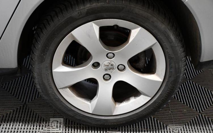 PEUGEOT 3008 1,6 HDI 110 PREMIUM GRIS CK-395-NH