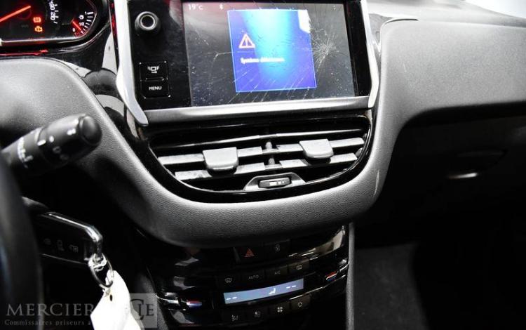 PEUGEOT 208 AFFAIRE 1.4 HDI 70 PACK CD CLIM BLANC CM-614-NB