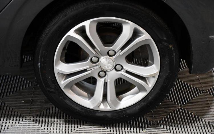 PEUGEOT 208 1,2 PURETECH 80  ALLURE GRIS CT-374-XN