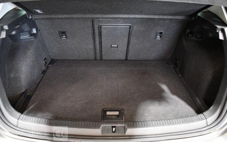 VOLKSWAGEN GOLF VII 2,0 TDI 140 CARAT GRIS CV-380-KF