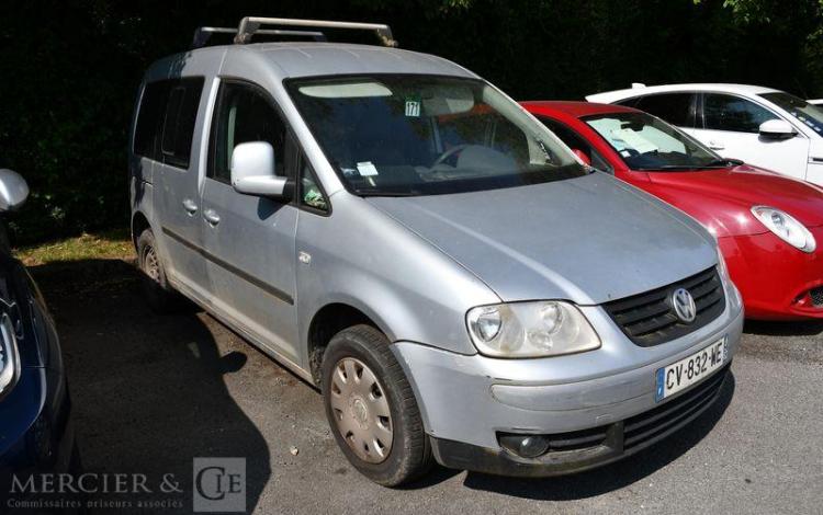 VOLKSWAGEN CADDY COMBI 1,9 TDI 105CH LIFE DSG BVA GRIS CV-832-WE