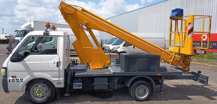 MAZDA MAZDA E 2200 AVEC NACELLE MULTITEL 145 ALU – 16 METRES – DIESEL – 3139 HEURES BLANC CW-976-ST