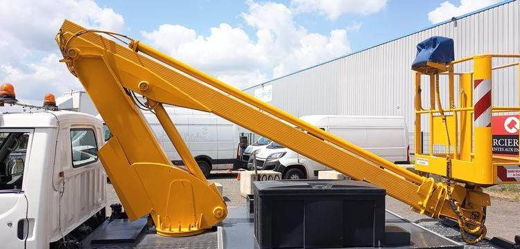 MAZDA MAZDA E 2200 AVEC NACELLE MULTITEL 145 ALU – 16 METRES – DIESEL – 3139 HEURES BLANC CW-976-ST