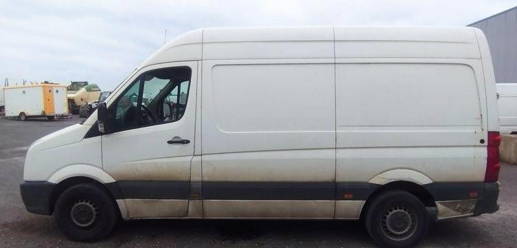 VOLKSWAGEN CRAFTER 35 2,5TDI DPF FOURGON MOYEN 109CV – DIESEL – 315360 KMS – ANNEE 2009 BLANC DA-144-RS