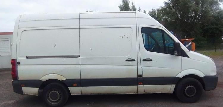 VOLKSWAGEN CRAFTER 35 2,5TDI DPF FOURGON MOYEN 109CV – DIESEL – 315360 KMS – ANNEE 2009 BLANC DA-144-RS