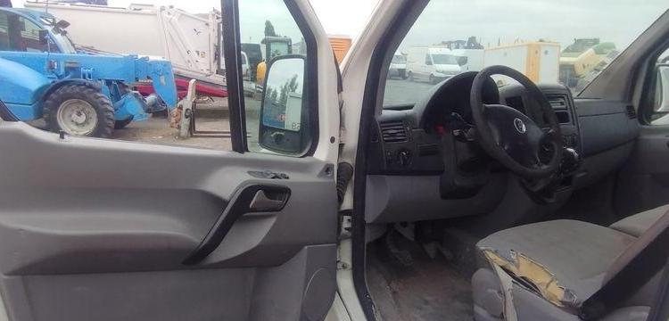 VOLKSWAGEN CRAFTER 35 2,5TDI DPF FOURGON MOYEN 109CV – DIESEL – 315360 KMS – ANNEE 2009 BLANC DA-144-RS