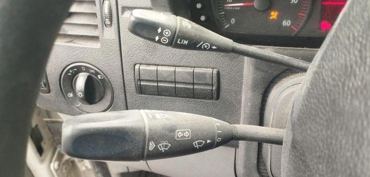 VOLKSWAGEN CRAFTER 35 2,5TDI DPF FOURGON MOYEN 109CV – DIESEL – 315360 KMS – ANNEE 2009 BLANC DA-144-RS