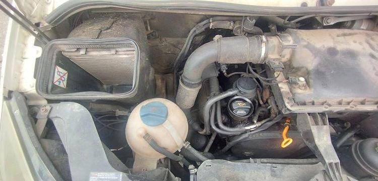 VOLKSWAGEN CRAFTER 35 2,5TDI DPF FOURGON MOYEN 109CV – DIESEL – 315360 KMS – ANNEE 2009 BLANC DA-144-RS