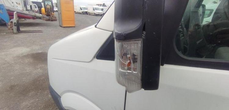 VOLKSWAGEN CRAFTER 35 2,5TDI DPF FOURGON MOYEN 109CV – DIESEL – 315360 KMS – ANNEE 2009 BLANC DA-144-RS