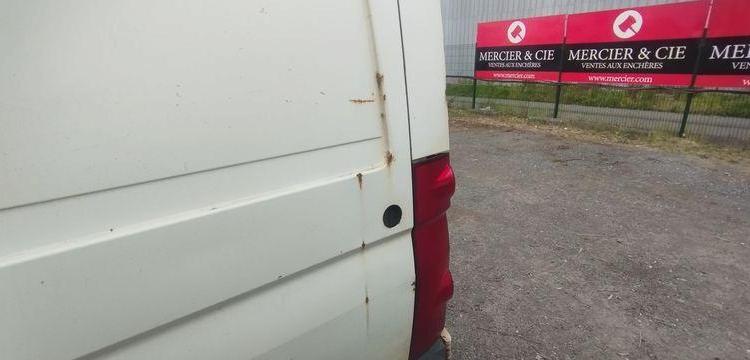 VOLKSWAGEN CRAFTER 35 2,5TDI DPF FOURGON MOYEN 109CV – DIESEL – 315360 KMS – ANNEE 2009 BLANC DA-144-RS