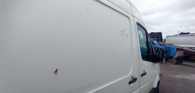 VOLKSWAGEN CRAFTER 35 2,5TDI DPF FOURGON MOYEN 109CV – DIESEL – 315360 KMS – ANNEE 2009 BLANC DA-144-RS