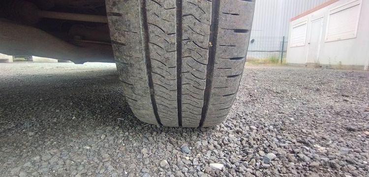 VOLKSWAGEN CRAFTER 35 2,5TDI DPF FOURGON MOYEN 109CV – DIESEL – 315360 KMS – ANNEE 2009 BLANC DA-144-RS