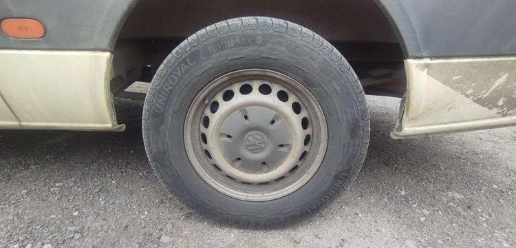 VOLKSWAGEN CRAFTER 35 2,5TDI DPF FOURGON MOYEN 109CV – DIESEL – 315360 KMS – ANNEE 2009 BLANC DA-144-RS