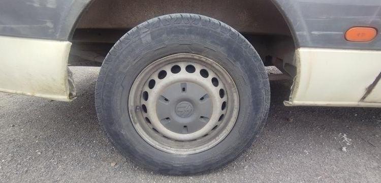 VOLKSWAGEN CRAFTER 35 2,5TDI DPF FOURGON MOYEN 109CV – DIESEL – 315360 KMS – ANNEE 2009 BLANC DA-144-RS