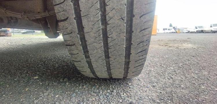 VOLKSWAGEN CRAFTER 35 2,5TDI DPF FOURGON MOYEN 109CV – DIESEL – 315360 KMS – ANNEE 2009 BLANC DA-144-RS