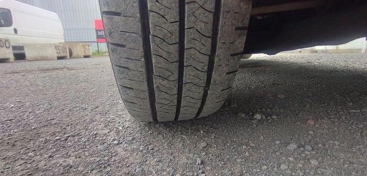 VOLKSWAGEN CRAFTER 35 2,5TDI DPF FOURGON MOYEN 109CV – DIESEL – 315360 KMS – ANNEE 2009 BLANC DA-144-RS