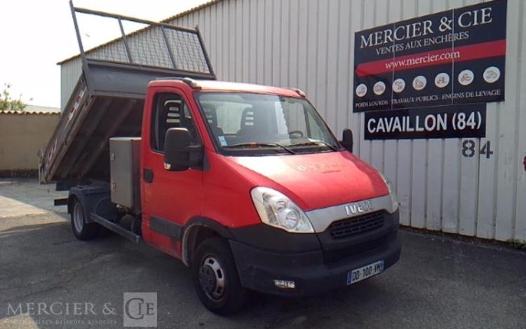 IVECO 35C13 BENNE SIMPLE CABINE COFFRE ROUGE DD-100-VM
