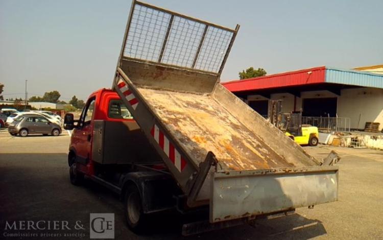 IVECO 35C13 BENNE SIMPLE CABINE COFFRE ROUGE DD-100-VM