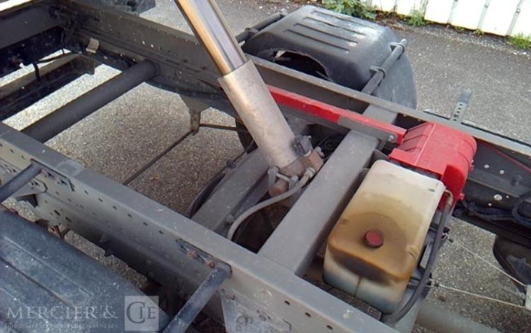 IVECO 35C13 BENNE SIMPLE CABINE COFFRE ROUGE DD-100-VM