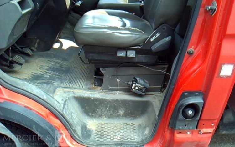 IVECO 35C13 BENNE SIMPLE CABINE COFFRE ROUGE DD-100-VM