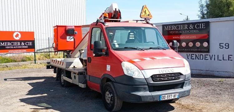 IVECO 35S11 AVEC NACELLE MULTITEL 160ALUDS 16M – DIESEL – 3462 HEURES – 69060 KMS ROUGE DD-697-AF