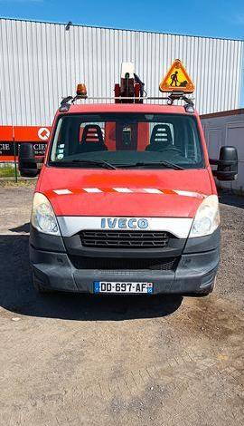 IVECO 35S11 AVEC NACELLE MULTITEL 160ALUDS 16M – DIESEL – 3462 HEURES – 69060 KMS ROUGE DD-697-AF