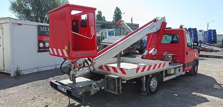 IVECO 35S11 AVEC NACELLE MULTITEL 160ALUDS 16M – DIESEL – 3462 HEURES – 69060 KMS ROUGE DD-697-AF