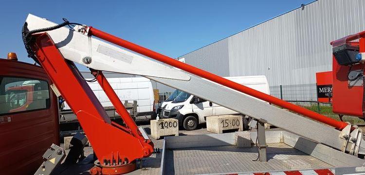 IVECO 35S11 AVEC NACELLE MULTITEL 160ALUDS 16M – DIESEL – 3462 HEURES – 69060 KMS ROUGE DD-697-AF