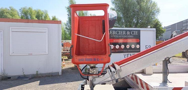 IVECO 35S11 AVEC NACELLE MULTITEL 160ALUDS 16M – DIESEL – 3462 HEURES – 69060 KMS ROUGE DD-697-AF